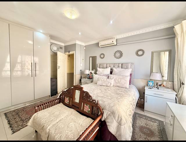 4 BEDROOM FREESTANDING FOR SALE IN KHARWASTAN